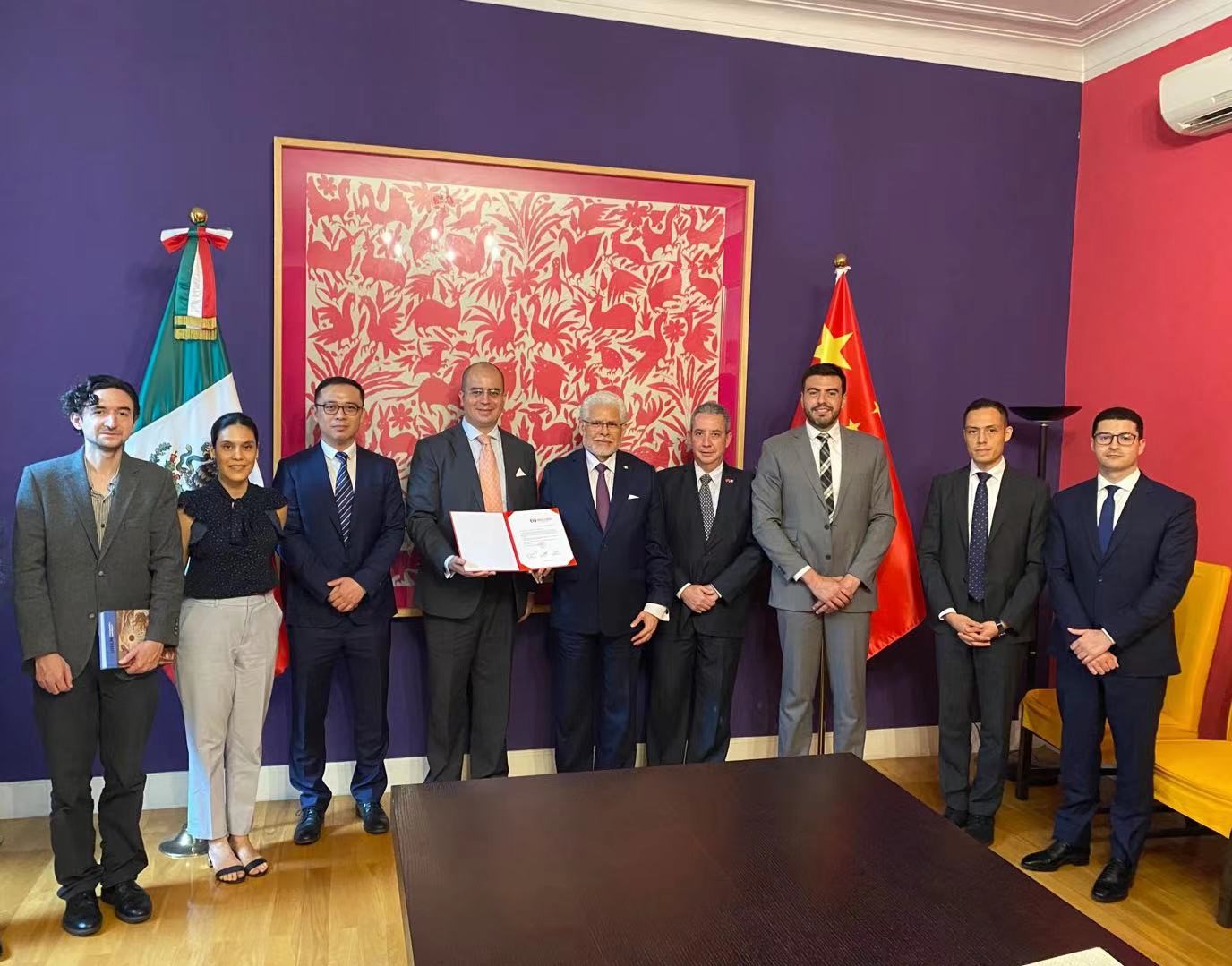 Certificate of Recognition granted to Mexican Ambassador in China by MEXCHAM